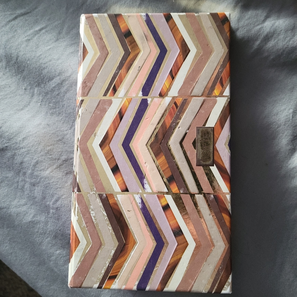 Tarte clay play eyeshadow pallet